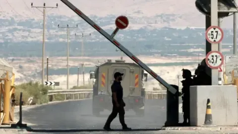 A Pair of Victims Shot in Attack Close to Jordan-West Bank Border Crossing, IDF Confirms