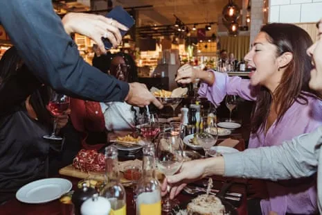 Early Evening Dining Trend: Why Millennials and Gen Z Are Choosing Earlier Meal Times
