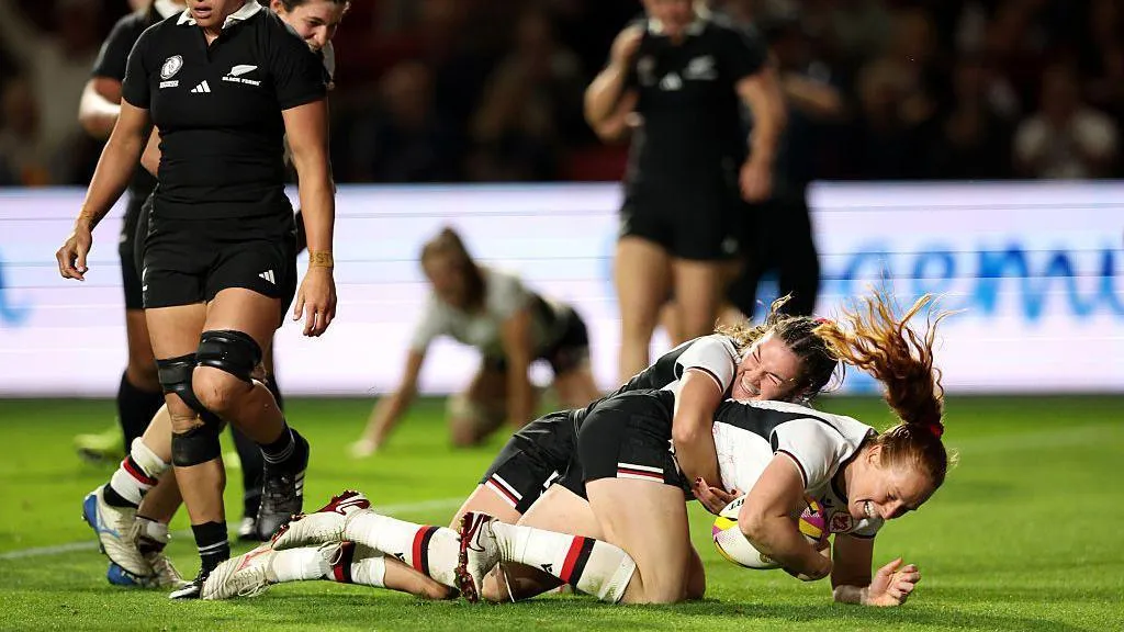 Spectacular Canada overpower defending champions to progress to championship match