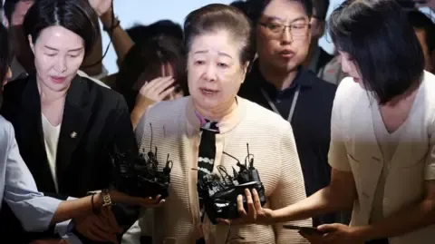 Disputed Religious Leader Dismisses Gift-giving Accusations Against Former South Korean First Lady