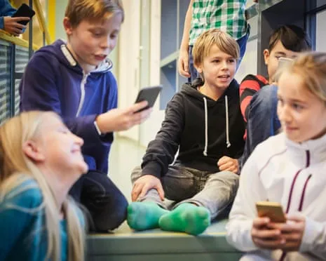 Sweden to Introduce National Mobile Phone Prohibition in Educational Institutions