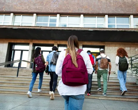 As Young Men Move Toward Conservatism, the Rise of the 'New Chill Girl' Trend Becomes Visible