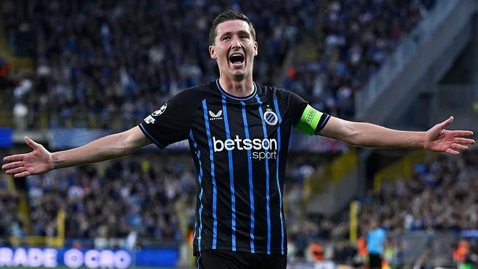 De Blauw-Zwart Overwhelm the French outfit Four Goals to One in Champions League Group Stage Debut