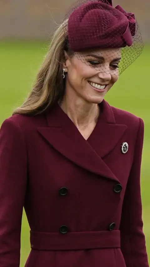 The First Lady’s Headpiece, Catherine’s Feather Brooch and Other Standout Outfits Thus Far